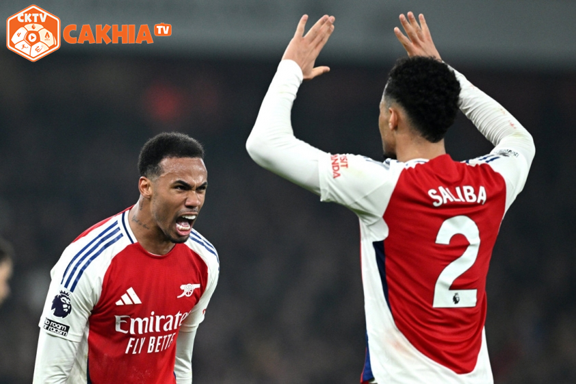 Arsenal cần tìm kiếm tiền đạo mới. Arsenal cần tìm kiếm tiền đạo mới.